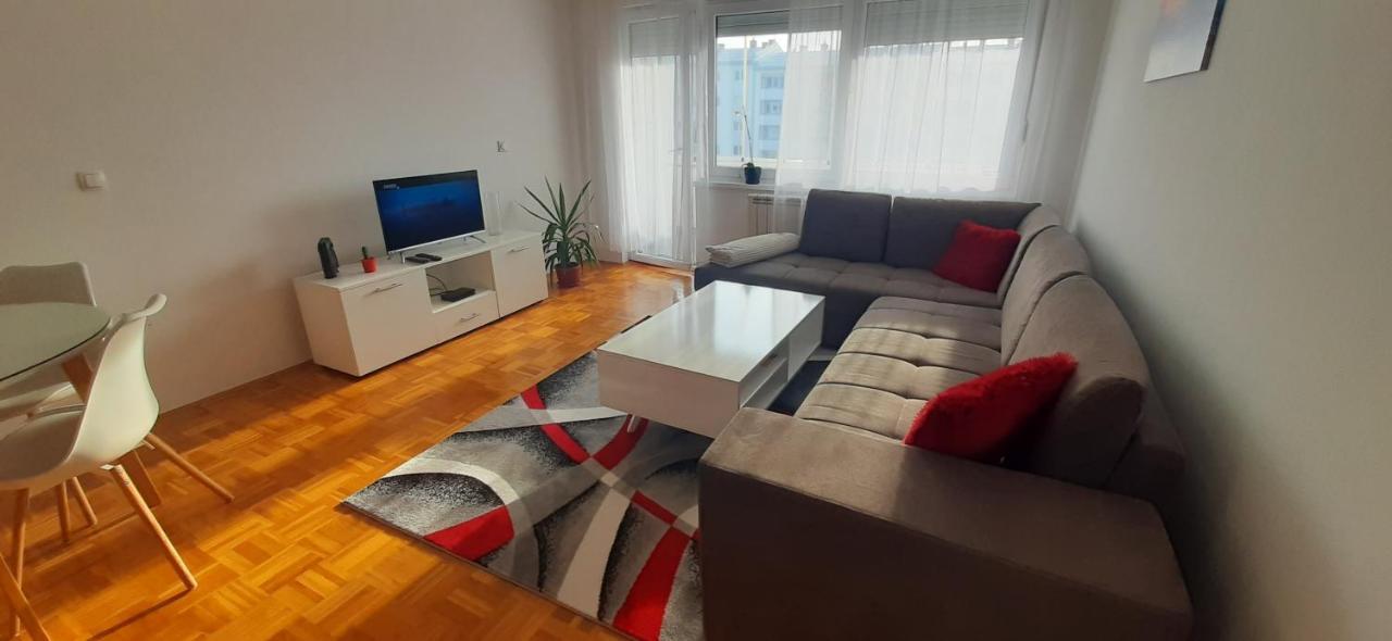 Apartman Stella Istocno Sarajevo Lukavica Exterior foto
